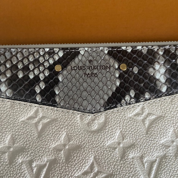 ‼️SOLD‼️New!! Louis Vuitton Python Daily Pouch - Picture 9 of 10